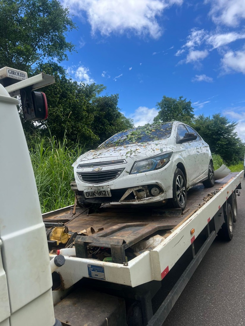 Reboque de carro pela Simbora Guinchos em Teolândia, BA